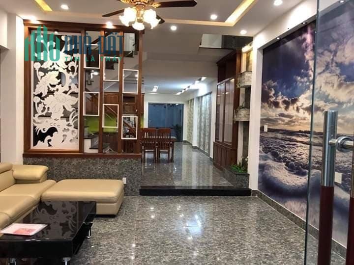 Bán gấp nhà Vương Thừa Vũ, trung tâm Hà Nội, 46m2, 4 tầng, 4 tỷ 5