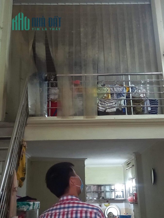 Cần tiền bán nhà Nam Từ Liêm, dt 30m2, 3 tỷ , ô tô , lô góc, kinh doanh.