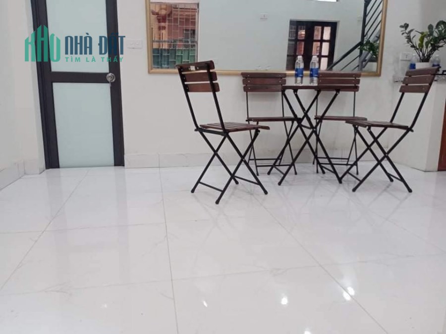 Bán Nhà Trần Khát Chân 30M x 4T,giá chào 1,95 tỷ