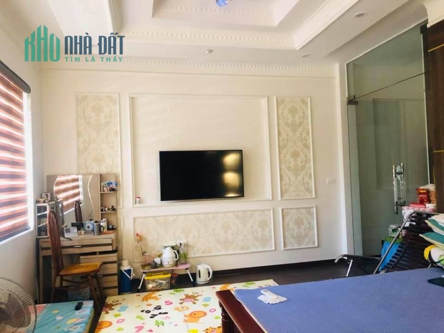 Bán nhà Lê Trọng Tấn, Thanh Xuân: Phân lô Ôtô, KD, nhà đẹp, nội thất, 50m2x4T, 9.8 Tỷ- 0975642942