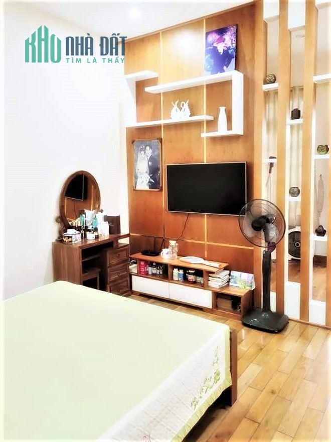 Ngõ 24 Nguyễn Phúc Lai, Đống Đa: DT 72m2*6T; giá 10,5tỷ