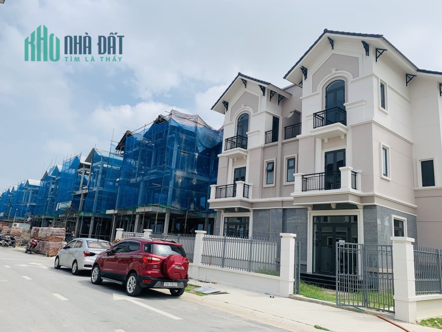 Bán Biệt thự Singapore giá rẻ hơn thị trường 200 triệu, LH 0989 588 190