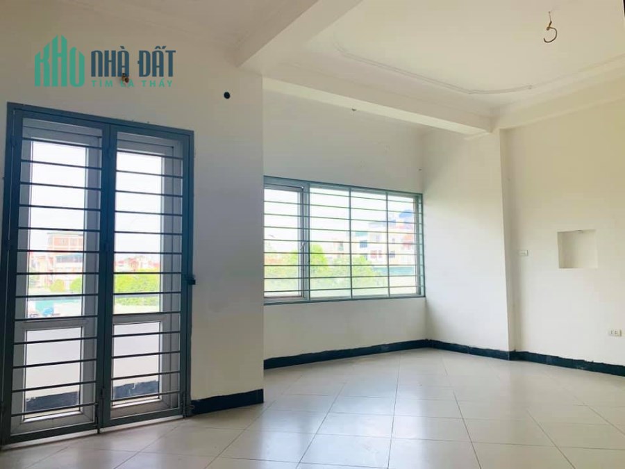 Bán gấp liền kề Văn Phú, view ngã tư đường 35m, mặt tiền rộng, kinh doanh tốt