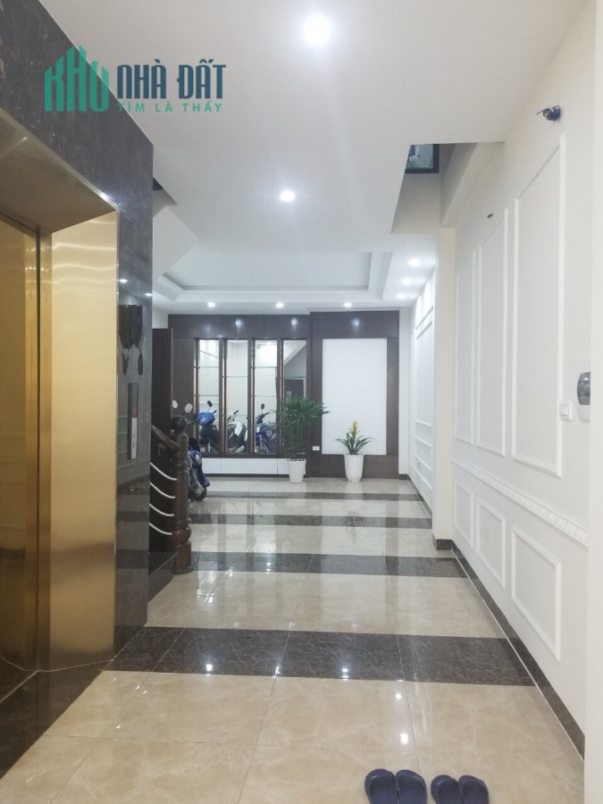 Bán nhà phố Kim Mã, 6 tầng 62m2, thang máy, gara, giá 11,4 tỷ, LH:0947068686