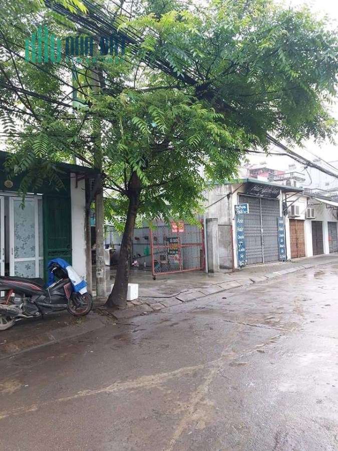 Bán nhà mặt phố An Dương Vương, Tây Hồ 190m, MT 6.2m, giá 19 tỷ, kinh doanh sầm uất.