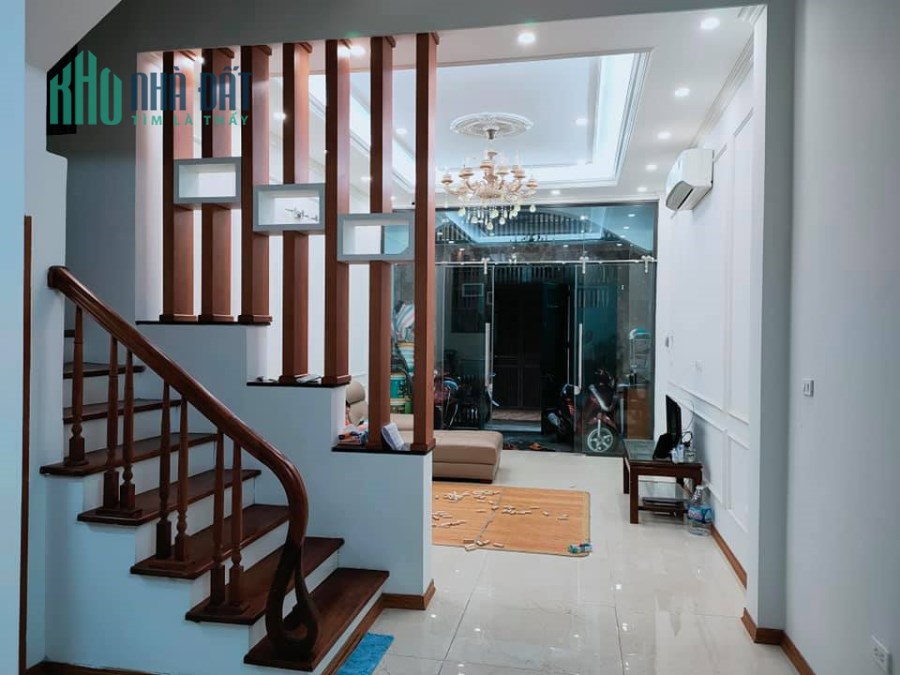 Bán nhà Láng Hạ, Đống Đa: Ngõ rộng, Nhà đẹp, Nội thất, 56m2x4T, 5.6 Tỷ-0975642942