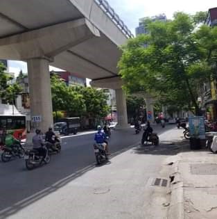 CHÍNH CHỦ RẤT CẦN TIỀN NÊN BÁN GẤP NHÀ MẶT ĐƯỜNG CẦU GIẤY 12.5 tỷ