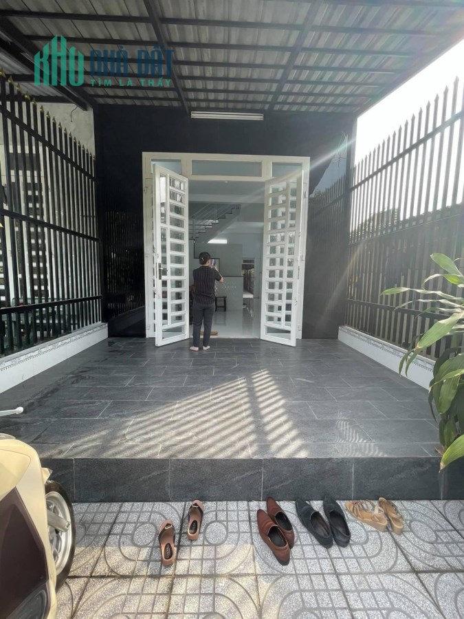 Nhà Mới - Giá Rẻ - Nguyễn Văn Cự - Tân Tạo A - Bình Tân - 3.6 tỷ.