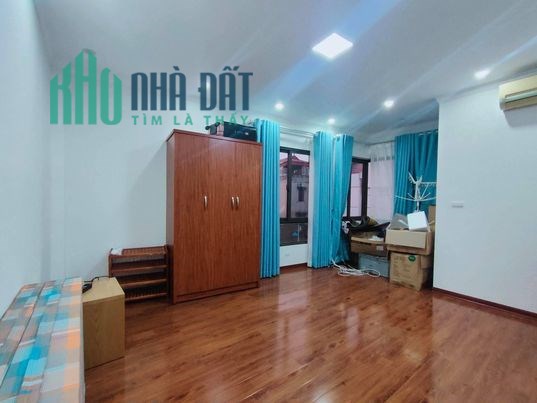 Cực Hiếm, Bán nhà  Cầu Giấy, 60m2, 5t, 3 tỷ 8, ở và cho thuê doanh thu 25tr/th.