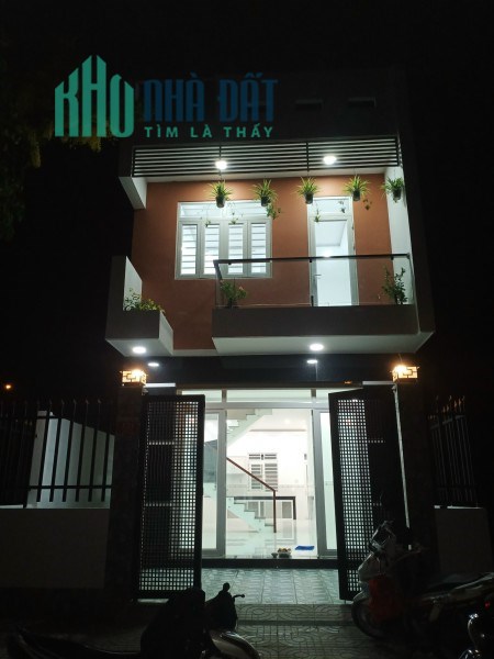 Nhà gần chợ Bình Chánh , chính chủ , SHR 100% 103m2 .