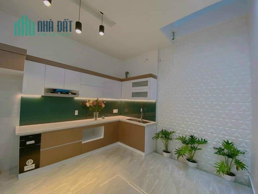 Nhà Chợ Hàng Mới , 4 tầng 200m2 , ô tô vào nhà, giá chỉ 4 tỷ