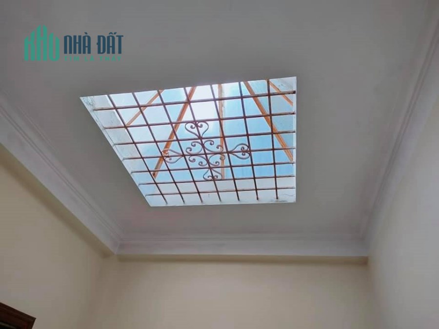 Bán nhà Gíap Nhất, Thanh Xuân: Ôtô, Lô góc, Nhà đẹp, 3 thoáng, 70m2x5T, 6.4 Tỷ-0975642942