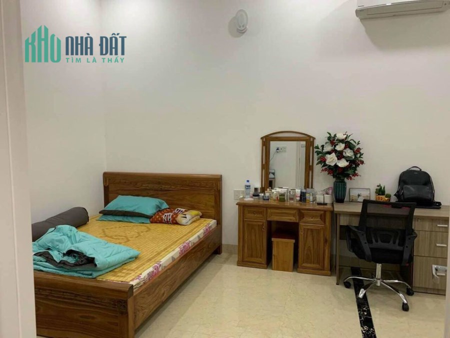 Bán nhà quận 10 dưới 10 tỷ, XE HƠI, kinh doanh, 35m2, sát mặt tiền, 0911687421