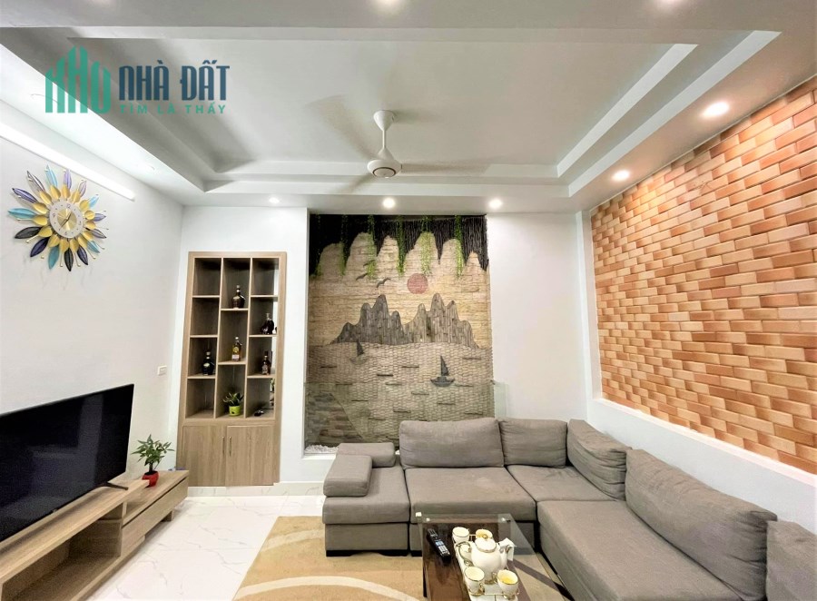 Trung tâm Ngã Tư Sở, Thanh Xuân: DT 68m2*5T; MT 5m; giá 9tỷ