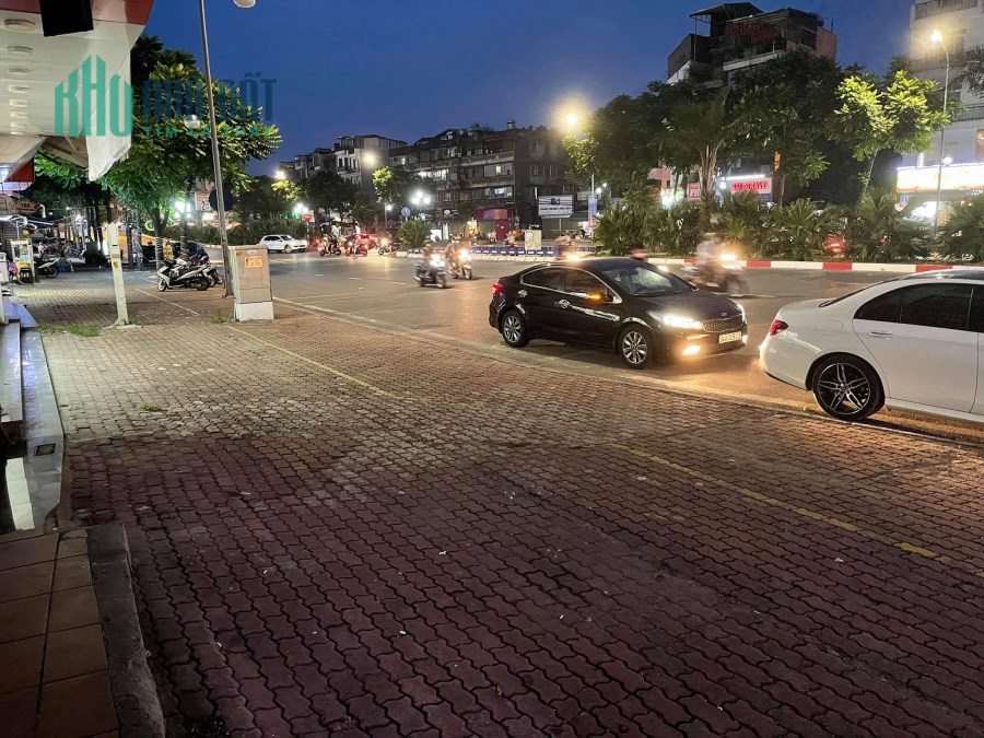 NHÀ MẶT PHỐ TRẦN KHÁT CHÂN. VỊ TRÍ SIÊU ĐẮC ĐỊA