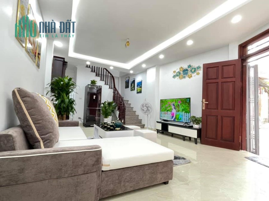 HIẾM QUÁ! Chỉ 3,2 tỷ nhà 31m2 Lô Góc 3 Mặt Thoáng, 4 Tầng, Cách Ô Tô 100m tại Mỹ Đình