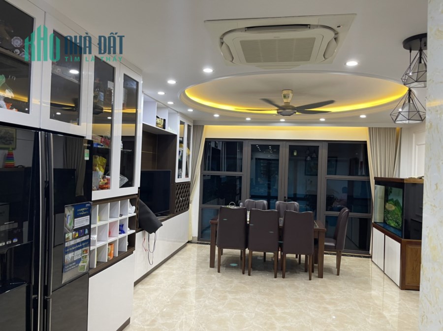 Bán nhà phân lô Hoa Bằng,Nguyễn Khang 45 m x 7 t thang máy