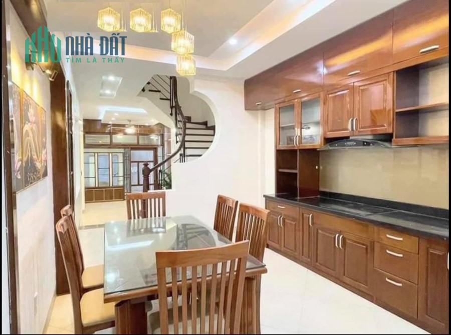 💥Bán nhà phố Nguyễn Văn Cừ, Bồ Đề, 62m 5T -ngõ thông rộng, gara oto, thang máy