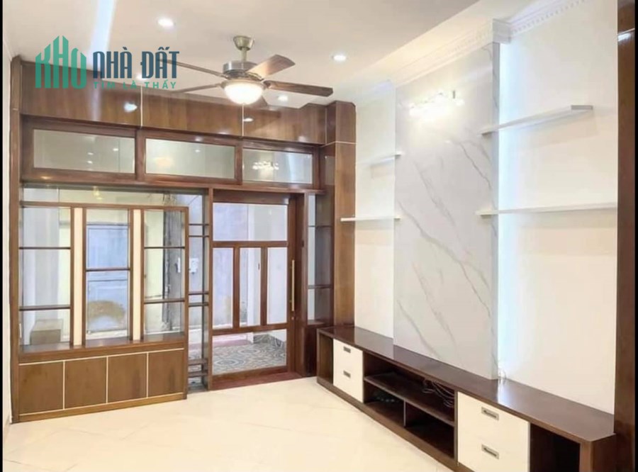 💥Bán nhà phố Nguyễn Văn Cừ, Bồ Đề, 62m 5T -ngõ thông rộng, gara oto, thang máy