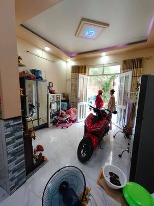 Bán nhà gần Đầm Sen,đường Hòa Bình 30m2,hẻm xe hơi,2 tầng,giá rẻ 3,35 tỷ