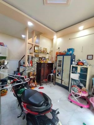 Bán nhà gần Đầm Sen,đường Hòa Bình 30m2,hẻm xe hơi,2 tầng,giá rẻ 3,35 tỷ
