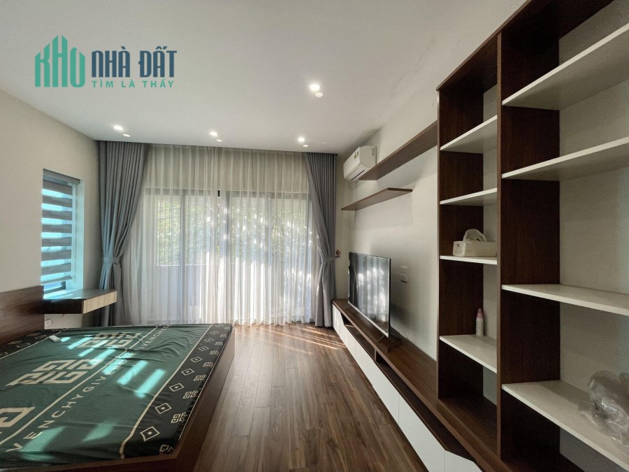 SĐCC, Ngọc Lâm, ô tô tránh vỉ hè, View hồ, 70m, 5 tầng, mt 5.1m, ĐTT. LH 0909258391