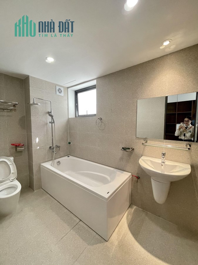 SĐCC, Ngọc Lâm, ô tô tránh vỉ hè, View hồ, 70m, 5 tầng, mt 5.1m, ĐTT. LH 0909258391
