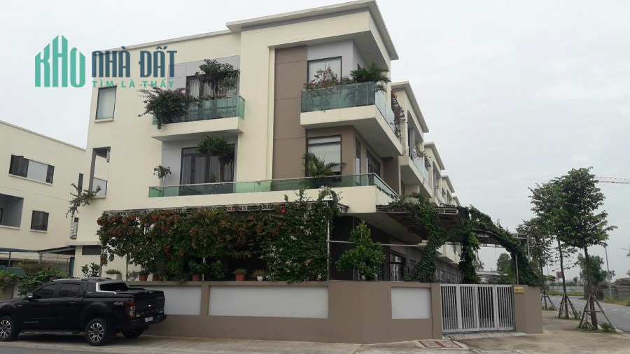Nhà phố Centa Vsip cách Long Biên 5km 1 cây cầu giá chỉ bằng 1/3