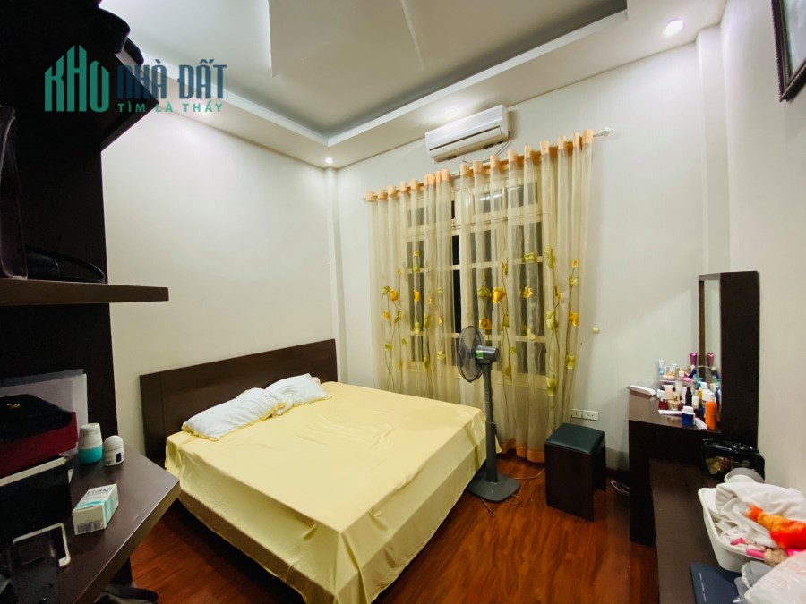 BÁN NHÀ ĐƯỜNG LÁNG - Ô TÔ GẦN - 45M2 - 2 MẶT NGÕ - NỘI THẤT TIỀN TỶ - NHỈNH 5 TỶ.
