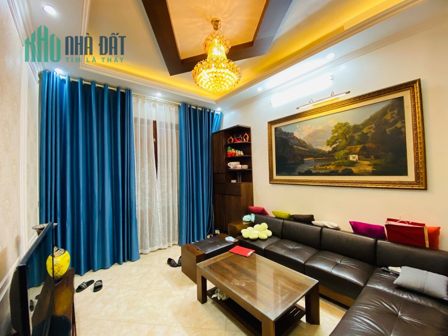 BÁN NHÀ ĐƯỜNG LÁNG - Ô TÔ GẦN - 45M2 - 2 MẶT NGÕ - NỘI THẤT TIỀN TỶ - NHỈNH 5 TỶ.