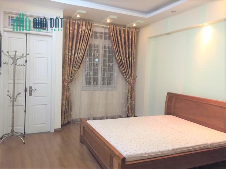 Bán nhà Thanh Xuân, diện tích 38m2, gần phố, lô góc.