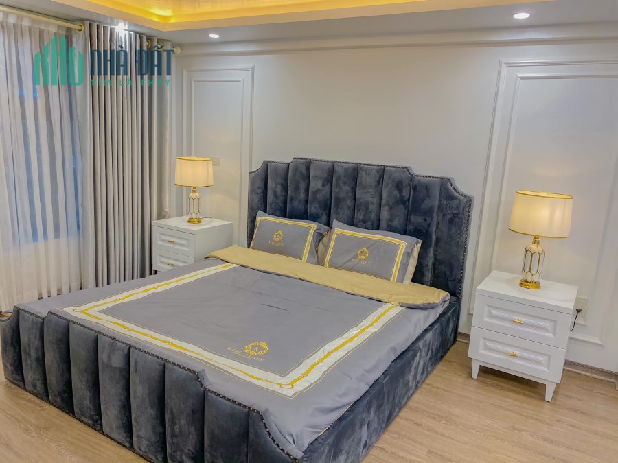 Cần bán gấp nhà Mặt phố Nguyễn Tư Giản giá 4.7 tỷ, 65m2, Kinh doanh tốt