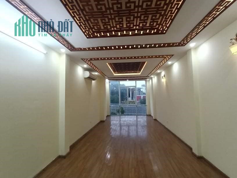 Bán gấp tòa nhà 7 tầng mặt phố Trường Chinh, Vỉa hè rộng, Thang máy, DT 60m2, MT 4,5m, Giá 19,5 tỷ