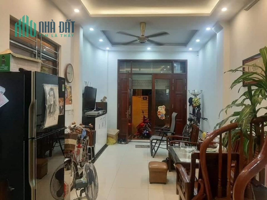 Bán nhà Đường Giáp Bát, Hoàng Mai, 5 tầng, giá nhỉnh 4 tỷ, 0919505886