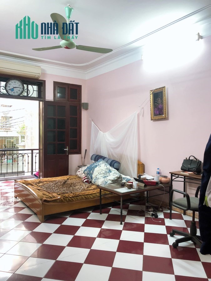 Siêu phẩm mặt ngõ Cầu Giấy, 100m2 x 4T, MT 4.5m, Ô Tô Tránh, Kinh Doanh Văn Phòng, 11 tỷ