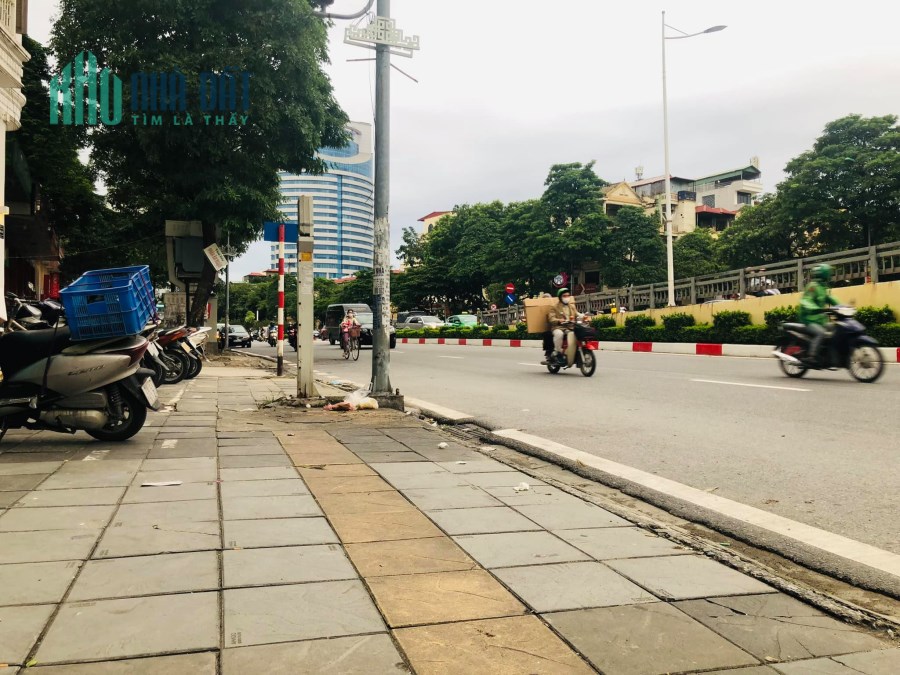 Bán nhà mặt phố Nguyễn Chí Thanh, Vỉa hè 5m, Kinh doanh nhộn nhịp, 45m2, MT 4m, Giá 15 tỷ