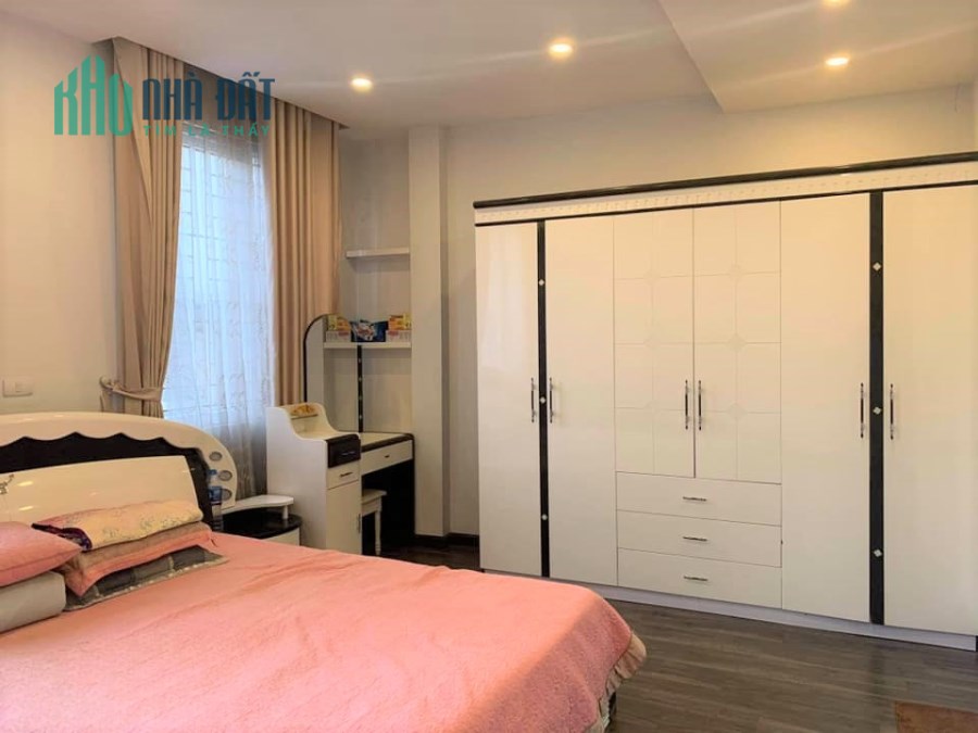 Bán nhà Nguyễn Trãi, 35m2 5 tầng, cách ô tô 15m, chỉ hơn 3 tỷ, LH 0962731301.