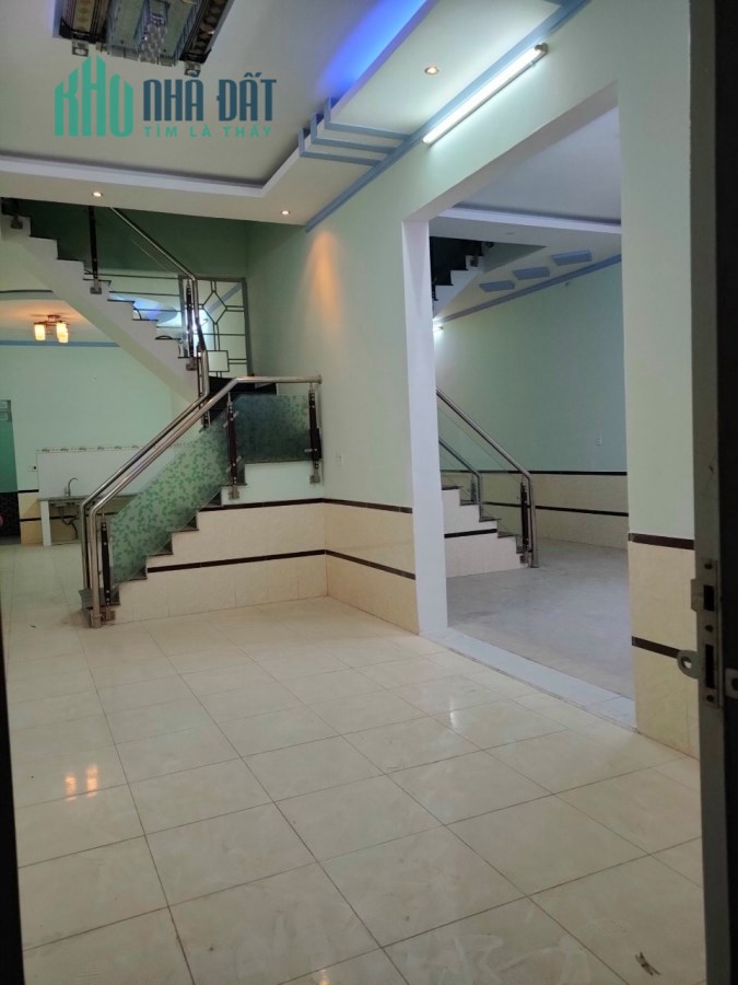 Nợ ngân hàng gấp bán giảm mạnh còn 6.3 tỷ-120m2- Nhà 2 tầng- Huỳnh Tấn Phát-Quận 7.
