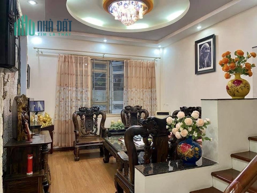 Bán nhà 50m2 Thái Hà, ngõ rộng 4m, gần phố, thoáng 2 mặt, chỉ 5 tỷ