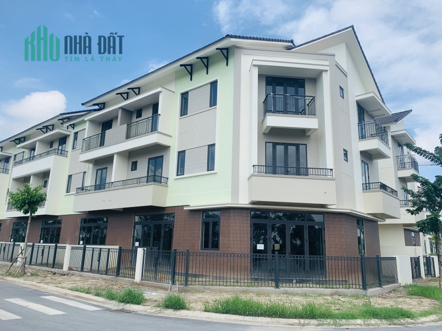 Cần bán Shophouse 3 tầng, 90m2 kinh doanh sầm uất, cạnh Ninh Hiệp, LH 0989 588 190