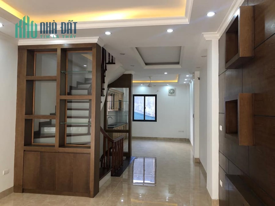 Bán gấp nhà Cầu Giấy, nhà mới, Gara ô tô, kinh doanh, 55m2 x5 tầng, 8.5 tỷ