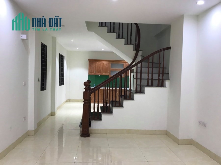 - Bán nhà phố Mỹ Đình, 42m2, 5 tầng, Ôtô, Kinh doanh, 6,4 tỷ