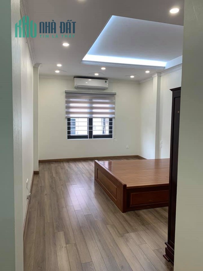 Nhà 4 tầng, 31m2, Lê Trọng Tấn, TX, vào ở ngay