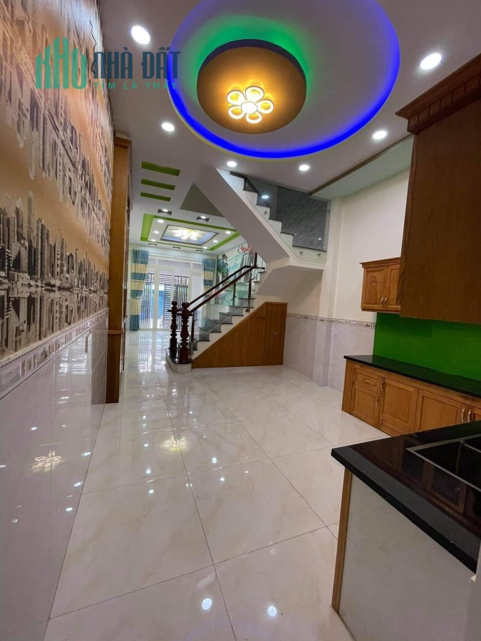 Bán nhà HXT Nguyễn Xuân Khoát Tân Phú 61m2, 3 tầng Kinh doanh sầm uất chỉ 8.2 Tỷ_ LH0896721788