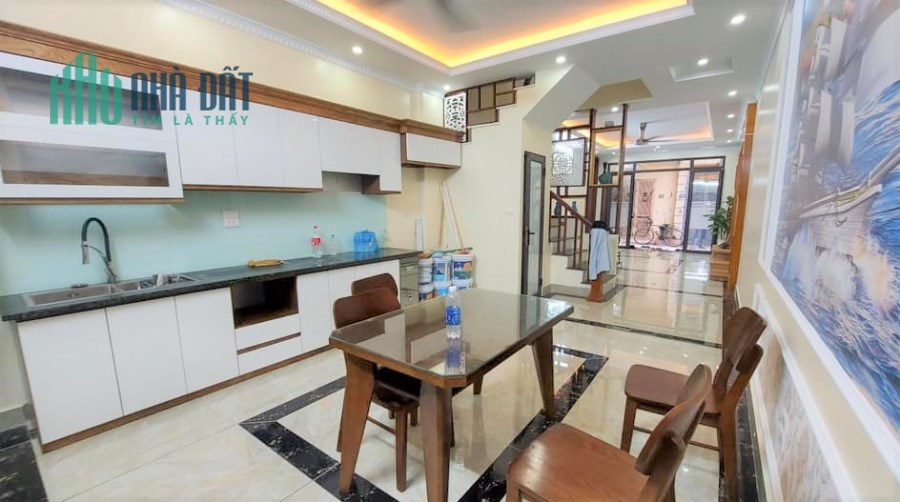 Bán nhà Thái Hà, diện tích 45m2, chỉ 4 tỷ, ngõ thông rộng 4m, dân tự xây.
