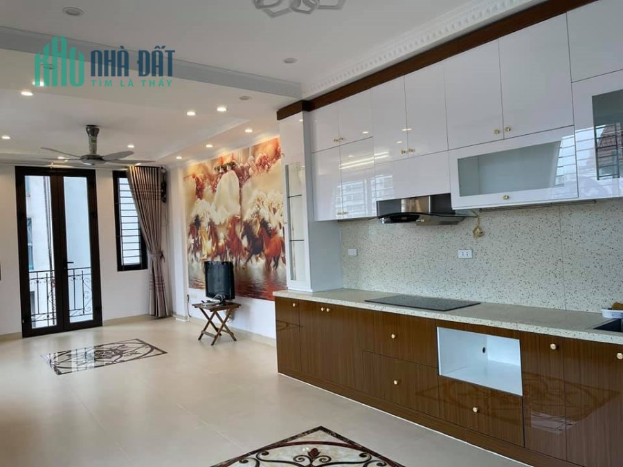 Bán nhà Trường Chinh, DT 61m2 x 8 tầng,9.4 tỷ,ô tô vào nhà, lô góc