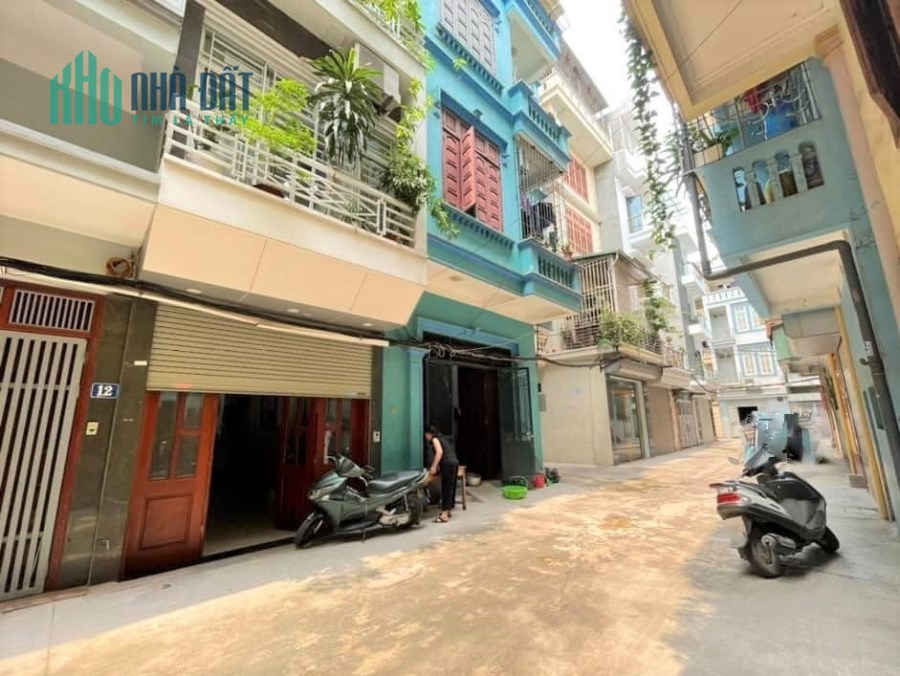 Bán nhà 45m2 Thái Hà, chỉ 4 tỷ, ngõ rộng gần 4m, gần phố, nhà xây từ 2020.