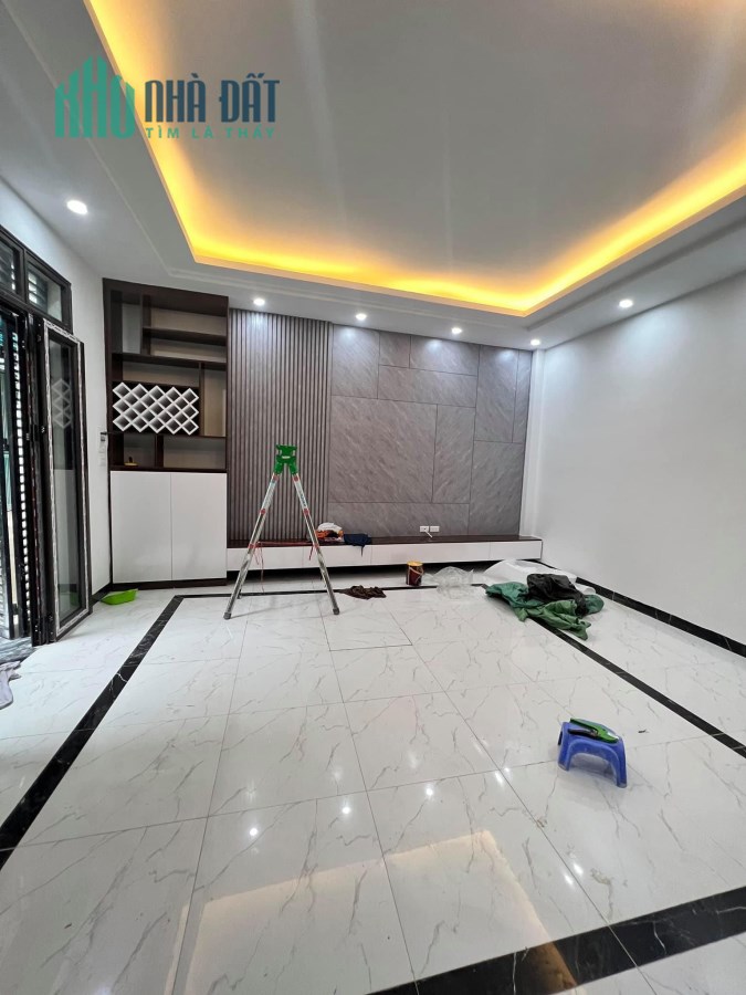 Bán gấp nhà Minh Khai, 40m2*5 tầng, 5 tỷ, nhà đẹp ở ngay