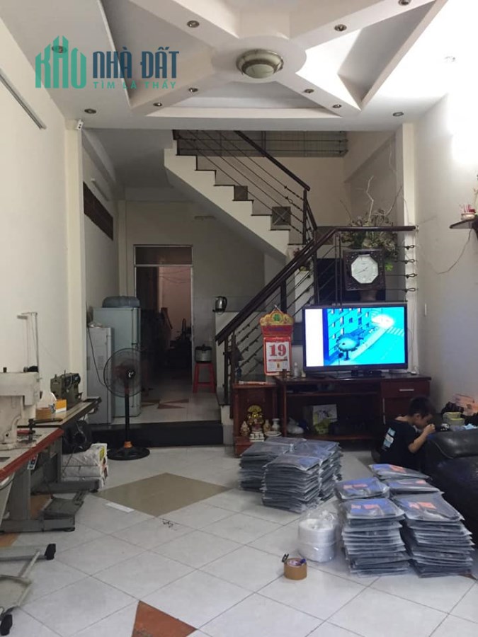 Bán nhà Huỳnh Tấn Phát-Quận 7-104m2-3 tầng-Hẻm rộng thoáng -ô tô đển cổng.
