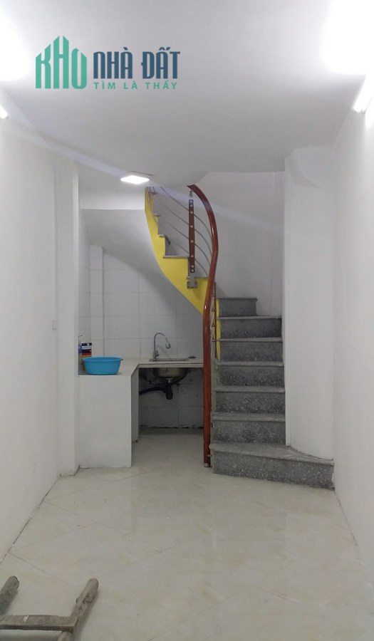 Chính chủ cần bán Nhà Quận Hai Bà Trưng diện tích 17m2 x 4 Tầng x 3 Ngủ giá nhỉnh 1 tỷ